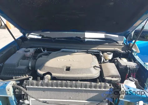 2022 Chevrolet Colorado 4Wd Short Box Z71 z USA, uszkodzony, nr VIN 1GCGTDEN8N1304213